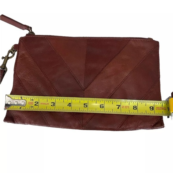 SOLD! EUC Lucky Brand Rayla Burgandy Brown Chevron Leather Wristlet Clutch - Picture 13 of 14